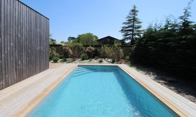 Andernos-les-Bains Ski Chalet | Chalet with private pool
