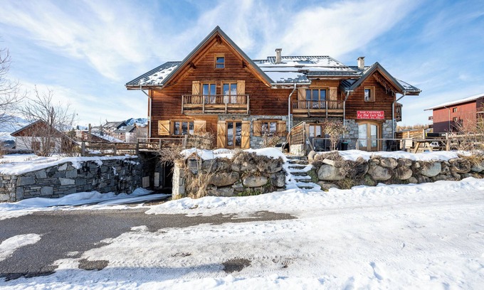 Albiez-le-Vieux Ski Chalet | Chalet 'Zenith' with Mountain View, Private Terrace and Wi-Fi
