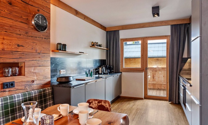 Hochkrimml Ski Chalet | Chalet 'Zillertal Arena 2' with Mountain View, Shared Garden and Wi-Fi