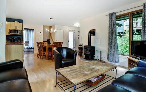 Stoneham Ski Chalet | Chalets Alpins- 05 Chemin Alpin