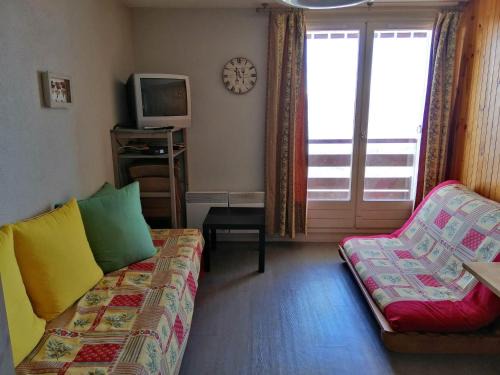 Les Adrets Apartment | Chaleureux 2P, balcon, proche pistes & commerces - FR-1-557-99