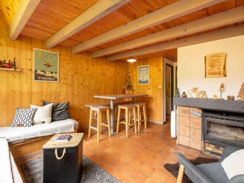 Eaux-Bonnes Apartment | Chaleureux Appartement à Eaux-Bonnes, 2 Chambres, Résidence Tranquille, Idéal Été/Hiver - FR-1-400-129