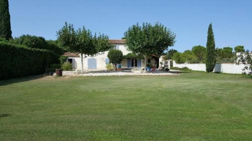 Saint-Martin-de-Crau Bed & Breakfast | Chambre au calme chez des particuliers