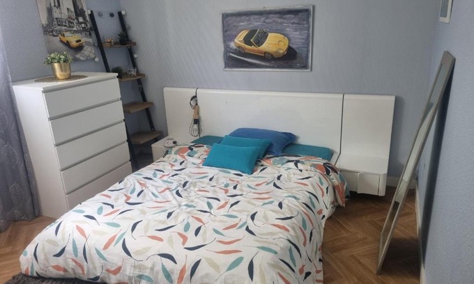 Cholet House | Chambre avec lit double