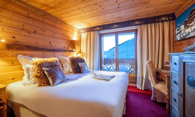 Huez Apartment | Chambre communicante, balcon, ski aux pieds
