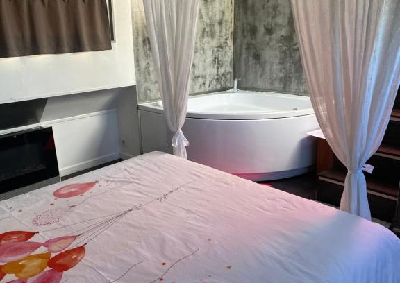 Portiragnes Bed & Breakfast | Chambre d'hôte insolite sur une péniche