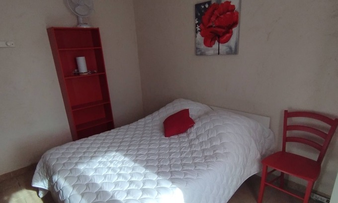 La Tour-d'Aigues House | Chambre d'hôtes les coquelicots