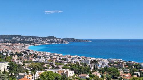 Fabron Bed & Breakfast | Chambre d'hôtes vue imprenable mer