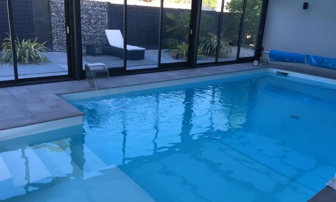 Etival-les-le-Mans Bed & Breakfast | chambre d'hote dans villa avec piscine