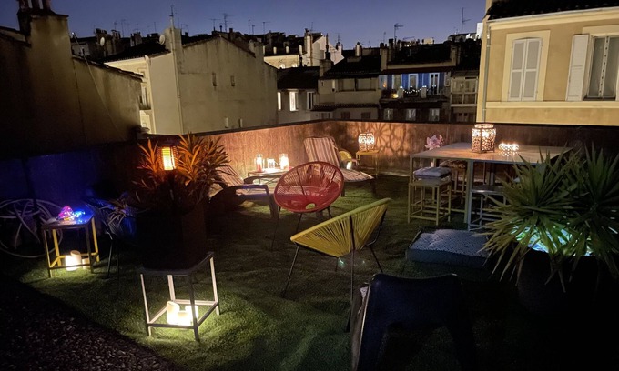 Les Cinq Avenues Bed & Breakfast | Chambre Dans Loft Atypique