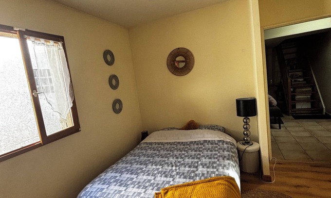 Varambon House | Chambre meublée dans maison avec jardin face a la rivière d’Ain