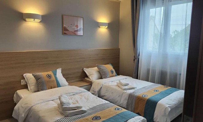 Bondy House | Chambre pour 2 personnes avec lit séparé dans la banlieue parisienne (Bondy)