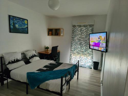 Pierrefitte-sur-Seine House | Chambre privée proche stade de France et Paris dans appartement partagé