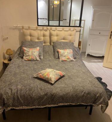 Camblanes-et-Meynac Bed & Breakfast | Chambres d'hôtes spacieuse