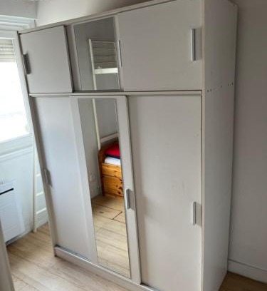 Les Puces de Saint-Ouen House | Chambres d'hôtes Dos Santos à Saint Ouen