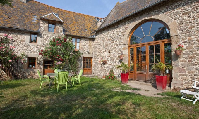 Saint-Malo Bed & Breakfast | Chambres d'Hôtes du Manoir du Haut Salmon