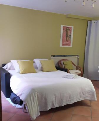 Tarascon Bed & Breakfast | Chambres d'hôtes indépendantes au rez-de-chaussée d'une maison provençale dont une avec cour intérieure