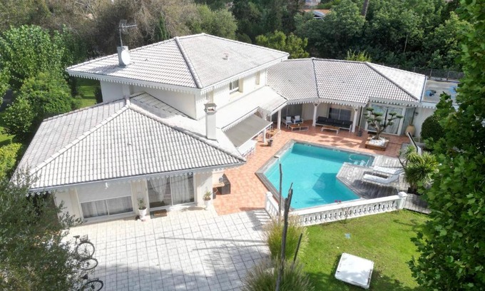 Ares Bed & Breakfast | Chambres d'Hôtes Villa La Louisiane
