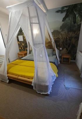 Pezenas House | CHAMBRES DE L'ORATOIRE-climatisées, Impasse calme, lumineuse, centre ville, Pézenas