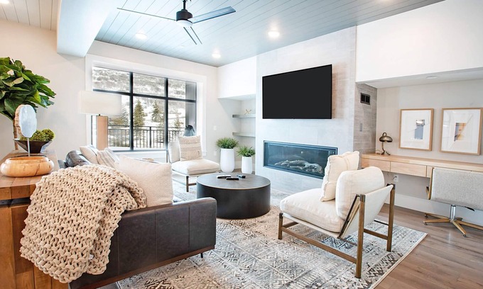 Park City Resort | Chamonix Mountain Retreat: New 4BR, Luxurious Amenities, Kitchen, Stunning Views