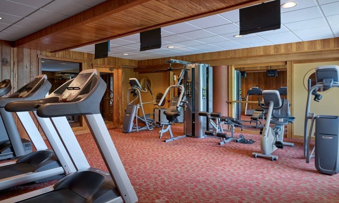 Seven Springs Apartment | Champion Hotel | Spacious + Separate Living Area