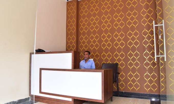 Vellore Hotel | CHANDRA ROYAL RESIDENCY