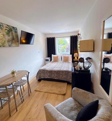 Lambeth House | Chanel Ensuite Double Room