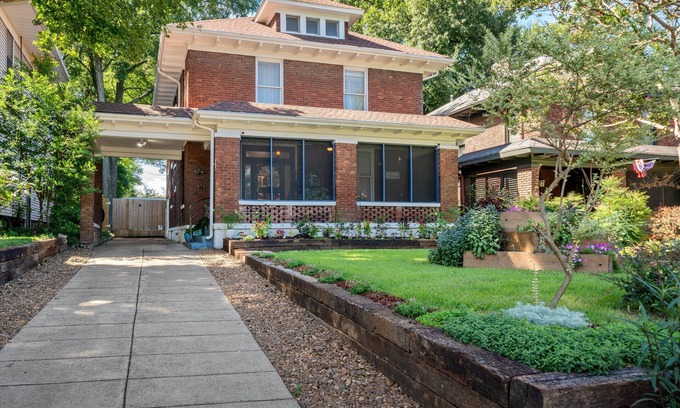 Cooper-Young Historic District House | Chantilly Century House I 1920s Gatsby's Glamour Manor