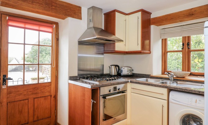 King's Stanley Cottage | Chapel Cottage