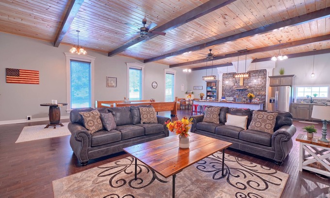 Logan Cabin | Chapel Valley Lodge - Unique, in the Hocking Hills