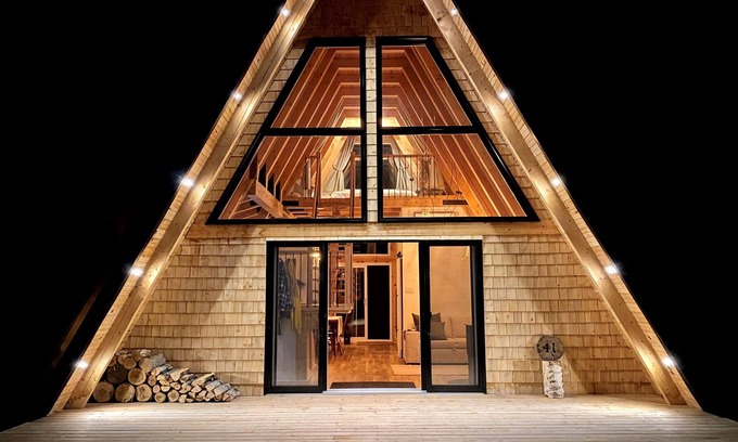 L'Anse-Saint-Jean Cabin | Chapella A Frame