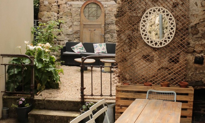 Conflans-Sainte-Honorine House | Character house with courtyard in the city center