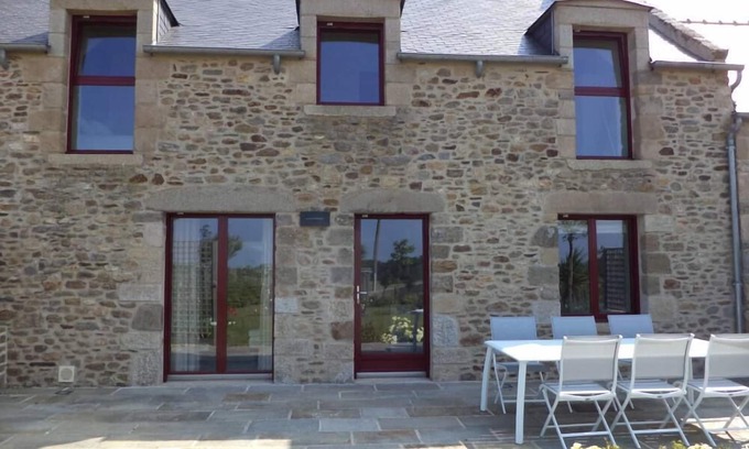 Saint-Meloir-des-Ondes House | Character house completely renovated