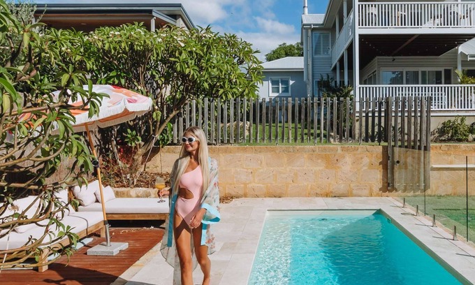 East Fremantle House | Character cottage at the front, pool house at the back! Free WIFI and parking.