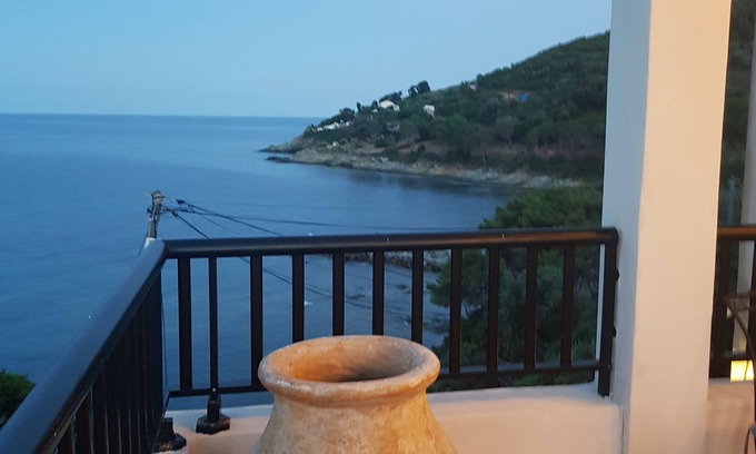 Porticciolo House | Character house overlooking the sea (20m away).4 bedrooms, 4 bathrooms