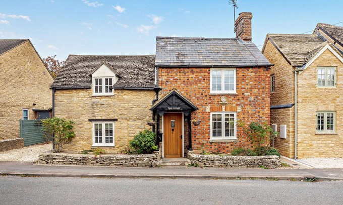 Freeland Cottage | Characterful Cotswold cottage with separate annexe - Rose Cottage