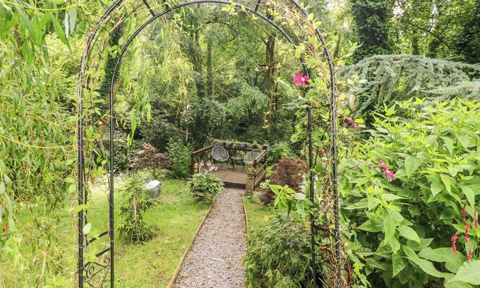 Saundersfoot Cottage | Charlecote House