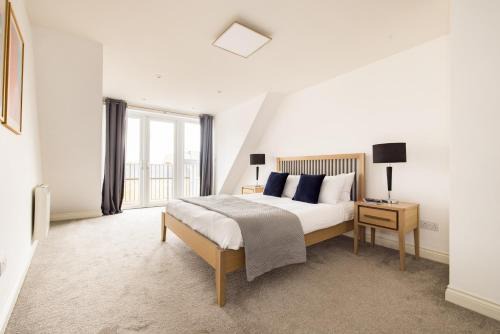 Staines Apartment | Charles Hope Staines Centre