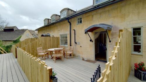 Winchcombe Apartment | Charles I