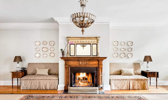 Charleston Historic District Hotel | Charleston Family Getaway: Deluxe Double Queen, Planter Inn, By City Market