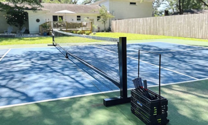 Charleston House | Charleston House with Private Pickleball Court!