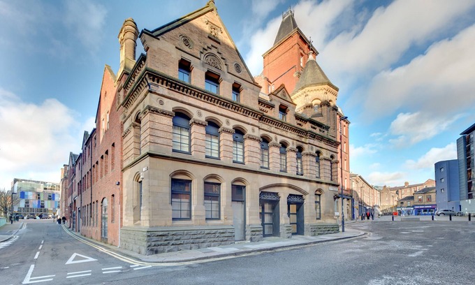 Newcastle-upon-Tyne Apartment | Charltons Bonds Apartments - By Week2Week