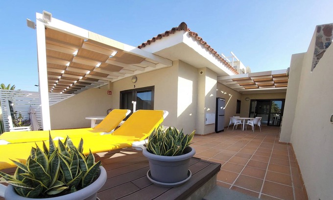 Tarajalillo House | Charming Bungalow in Bahía Feliz with Fascinating SEA & MOUNTAIN VIEW
