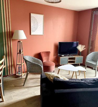 Saint-Jacques-de-la-Lande Apartment | CHARMANT APPARTEMENT AVEC GRANDE CAPACITÉ D’ACCUEIL