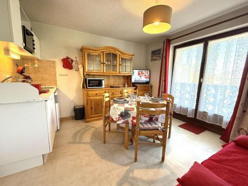 Praz-sur-Arly Apartment | Charmant 2P Cabine à Praz-sur-Arly - Ski, Balcon, Parking, 4 Pers - FR-1-603-39