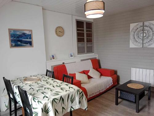 Bagneres-de-Bigorre Apartment | Charmant appartement au centre de Bagnères-de-Bigorre