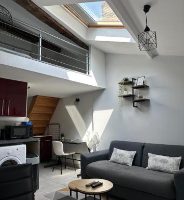 Cholet Apartment | Charmant Duplex en Centre-ville Proche du Puy-du-fouu