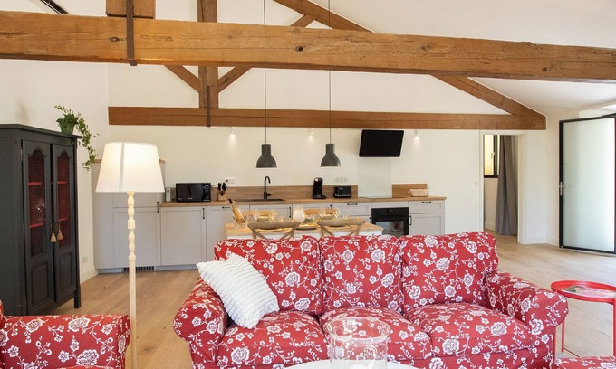 Gonfaron Apartment | Charmant et Spacieux Gîte Pour 2 Personnes au Coeur D'un Vignoble Varois