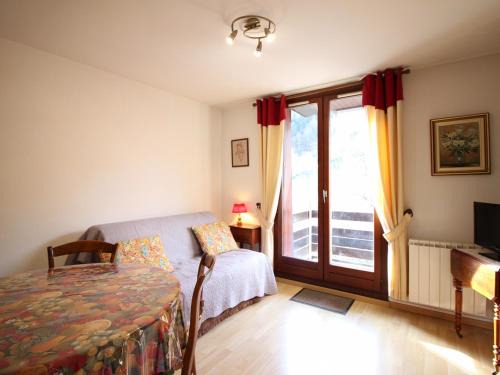 Mont-Dore Apartment | Charmant F2 avec balcon ouest, parking et ascenseur, à 650m des thermes et commerces, classé 2 étoiles* - FR-1-415-7