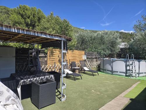 Gemenos Ski Chalet | Charmant Mobil home avec piscine privative